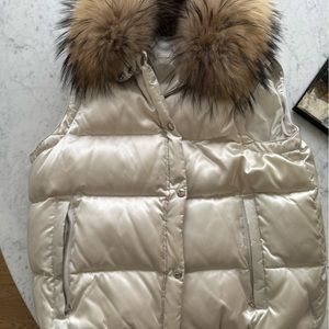Winter puffer vest with raccoon fur